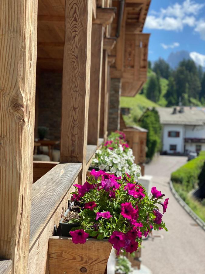 Dorfhotel Beludei Santa Cristina Val Gardena Exterior foto