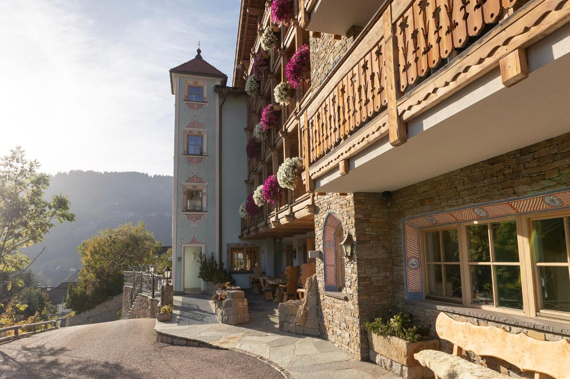 Dorfhotel Beludei Santa Cristina Val Gardena Exterior foto